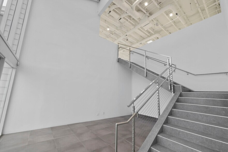 More Photos Of 2244 W Coast Hwy, Newport Beach Office For Lease