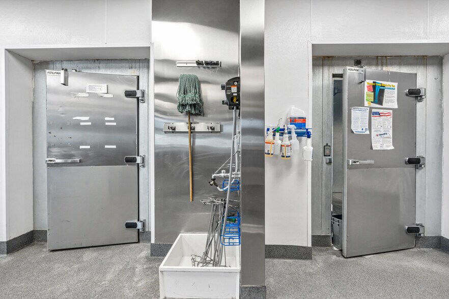 More Photos Of 2900 S Ridgewood Ave, Edgewater Specialty For Lease