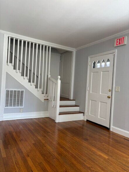 More Photos Of 202 Carolina Ave, Moncks Corner Office For Sale