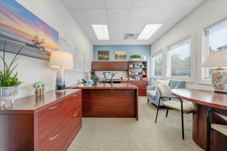 More Photos Of 2408 Electric Rd, Roanoke Medical For Lease