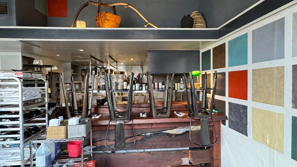 More Photos Of 35 E Commercial St, Willits Specialty For Sale