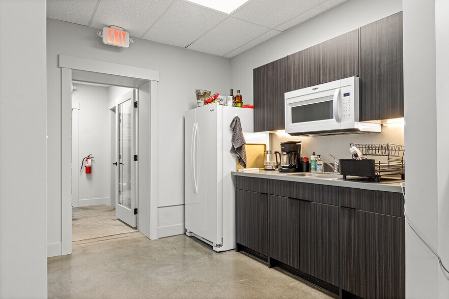 More Photos Of 167 All West Trl, Bozeman Warehouse For Lease