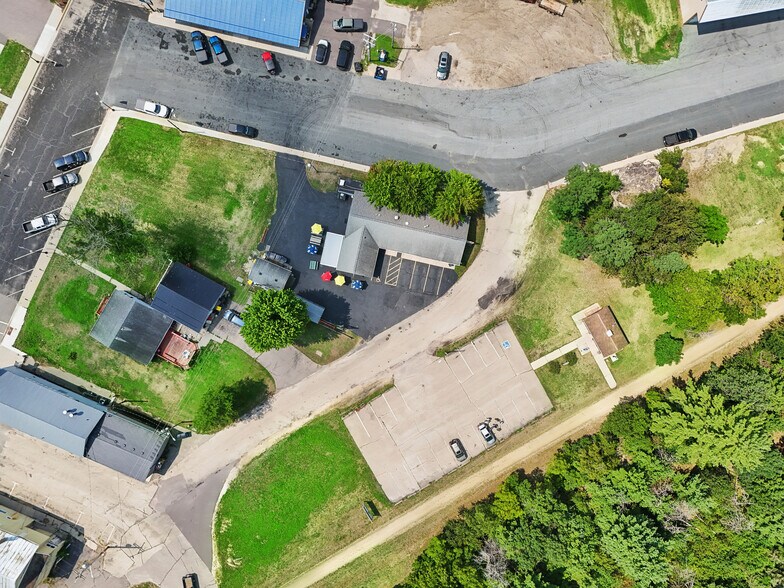 More Photos Of 309 Trail St, La Valle Restaurant For Sale