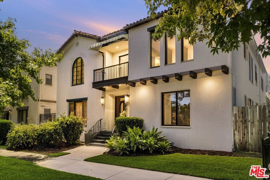 Primary Photo Of 351 N Orange Grove Ave, Los Angeles Apartments For Sale