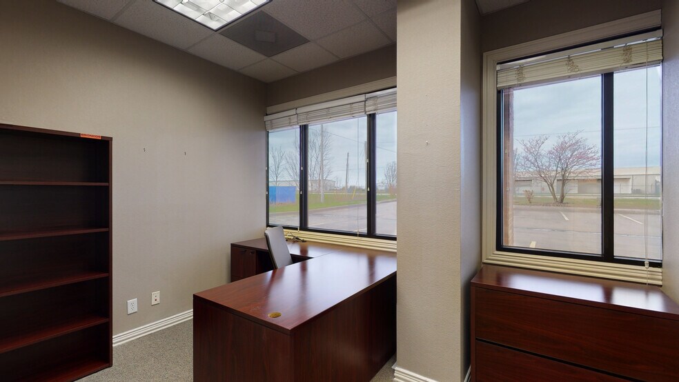 More Photos Of 2501 SW Aviation St, Bentonville Loft Creative Space For Lease
