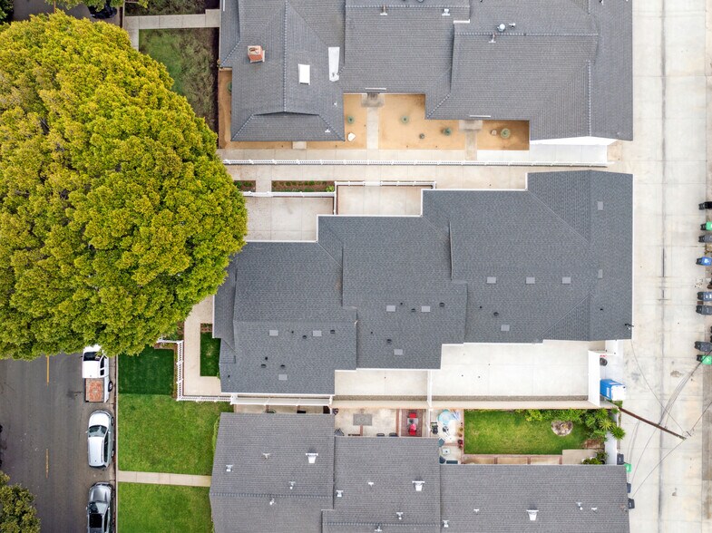 More Photos Of 1805 Clay St, Newport Beach Apartments For Sale