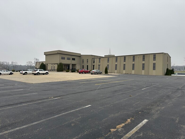 More Photos Of 70031 S Lakeview St, Sturgis General Retail For Sale