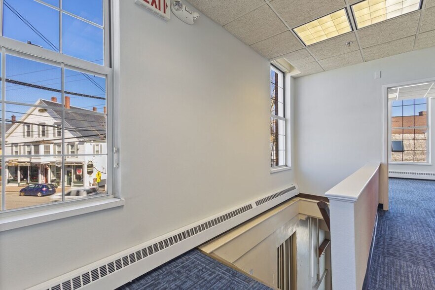 More Photos Of 4 Townsend Ave, Boothbay Harbor Freestanding For Sale