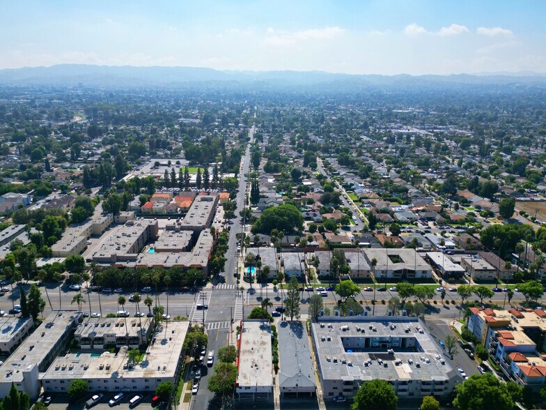 More Photos Of 19103 Sherman Way, Reseda Apartments For Sale