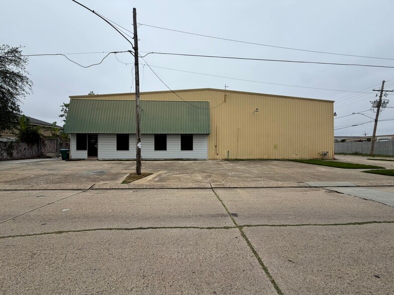 Primary Photo Of 1212 27th St, Kenner Service For Lease