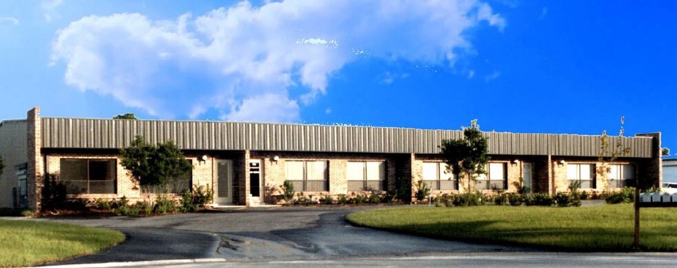 Primary Photo Of 766 Big Tree Dr, Longwood Manufacturing For Lease