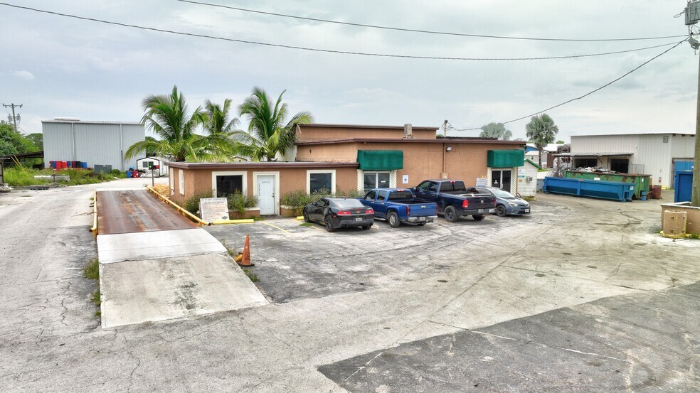 More Photos Of 17250 SW Railroad Ave, Indiantown Manufacturing For Sale