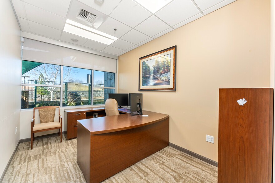 More Photos Of 975 Reserve Dr, Roseville Medical For Sale