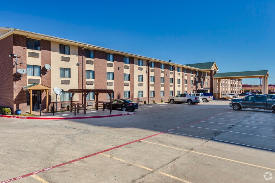 More Photos Of 8205 Esters Blvd, Irving Hotel For Sale