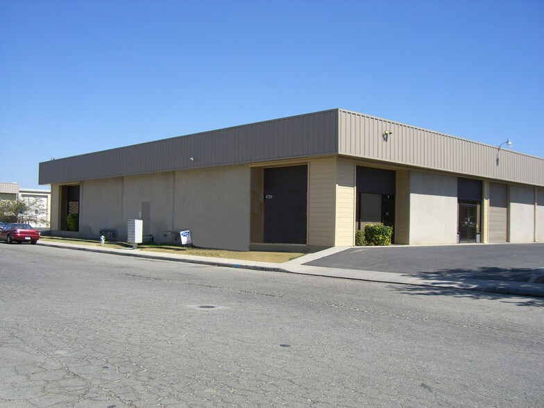 Primary Photo Of 4717-4725 District Blvd, Bakersfield Warehouse For Lease