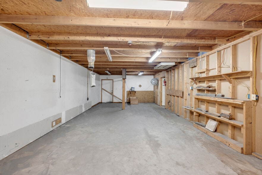 More Photos Of 7330 Texas 261 Hwy, Buchanan Dam Warehouse For Sale