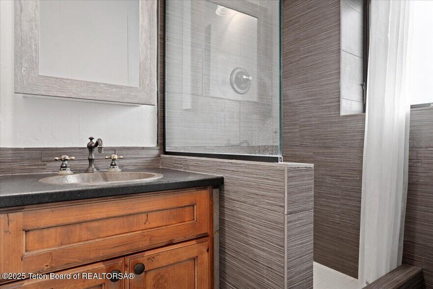 More Photos Of 1023 Budge Dr, Jackson Apartments For Sale