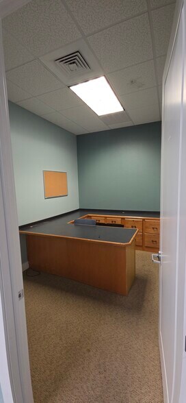 More Photos Of 13830 Jetport Commerce Pky, Fort Myers Warehouse For Lease