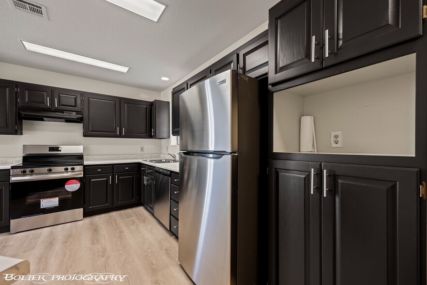 More Photos Of 320 E Old Mill Rd, Mesquite Office For Sale