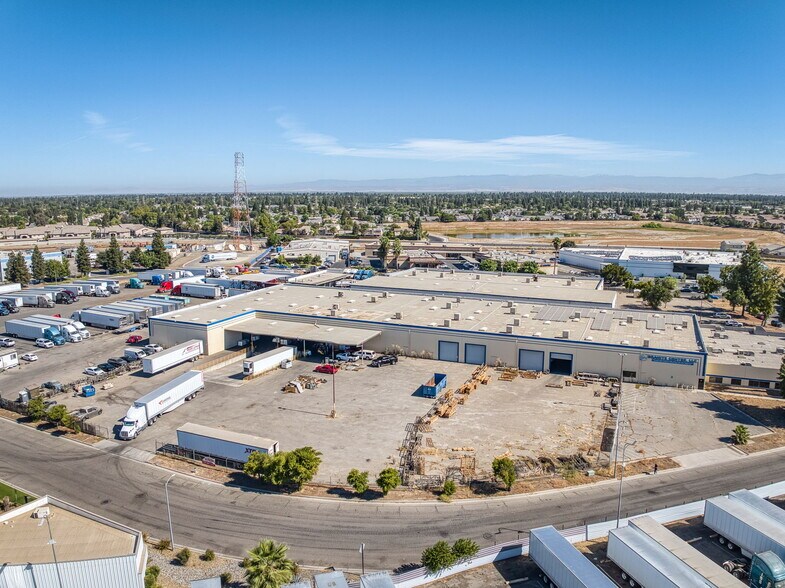 More Photos Of 5333 N Cornelia Ave, Fresno Warehouse For Sale