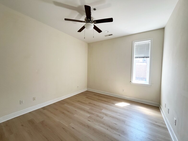 More Photos Of 289-291 King St, Charleston Apartments For Sale