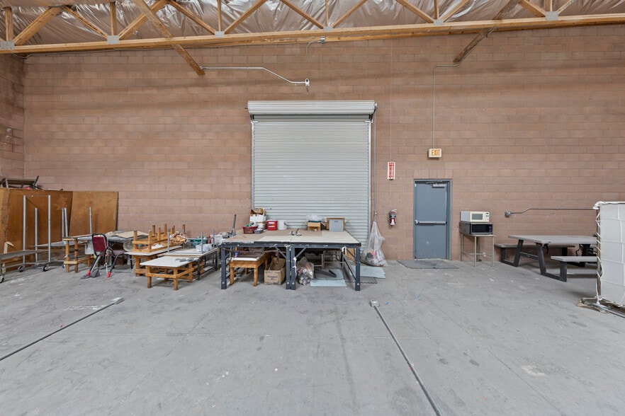 More Photos Of 2781 N Lamb Blvd, Las Vegas Distribution For Lease