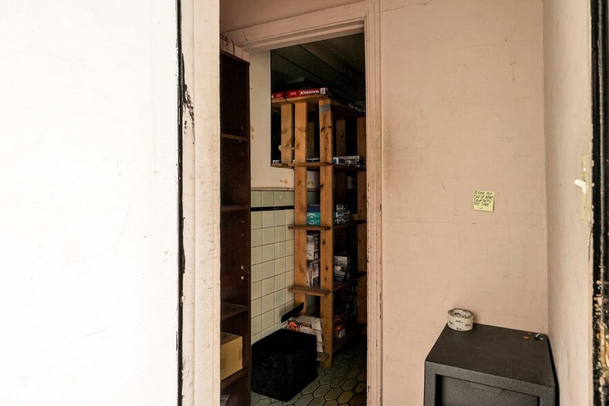 More Photos Of 1186 N High St, Columbus Storefront Retail Office For Sale