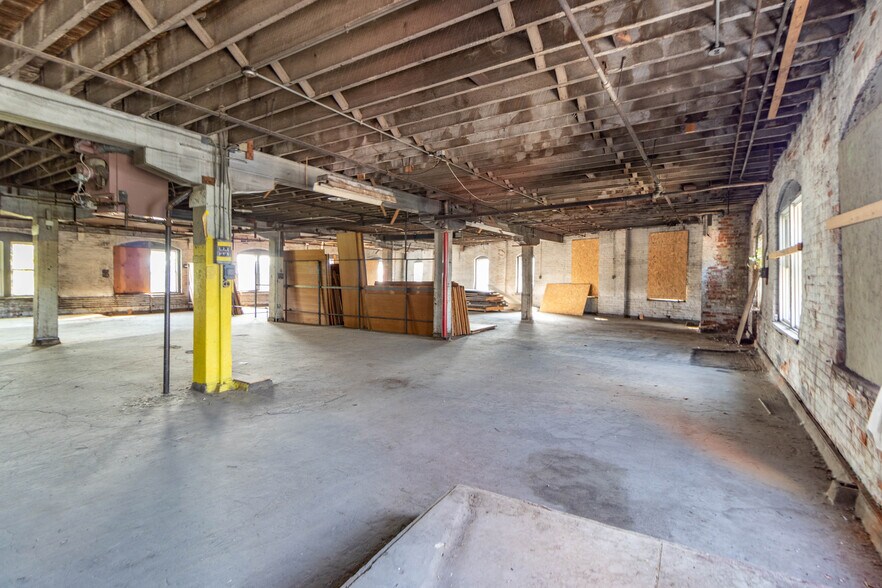 More Photos Of 1275 Budd St, Cincinnati Warehouse For Sale
