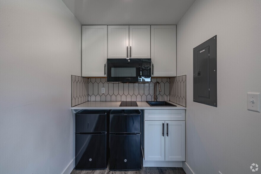 More Photos Of 615 Jadwin Ave, Richland Apartments For Lease