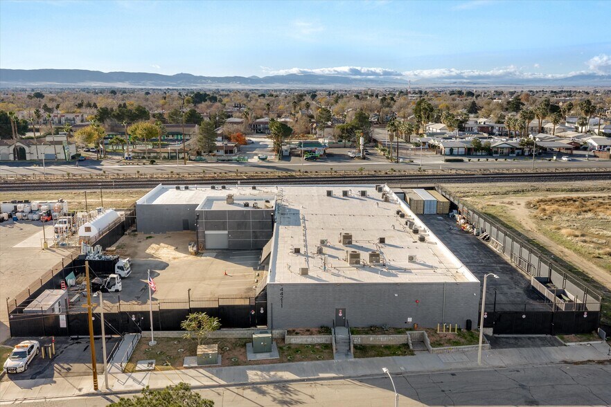 More Photos Of 44211 Yucca Ave, Lancaster Warehouse For Sale