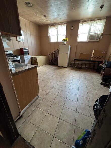 More Photos Of 219 Buffalo Ave, Brooklyn Specialty For Sale