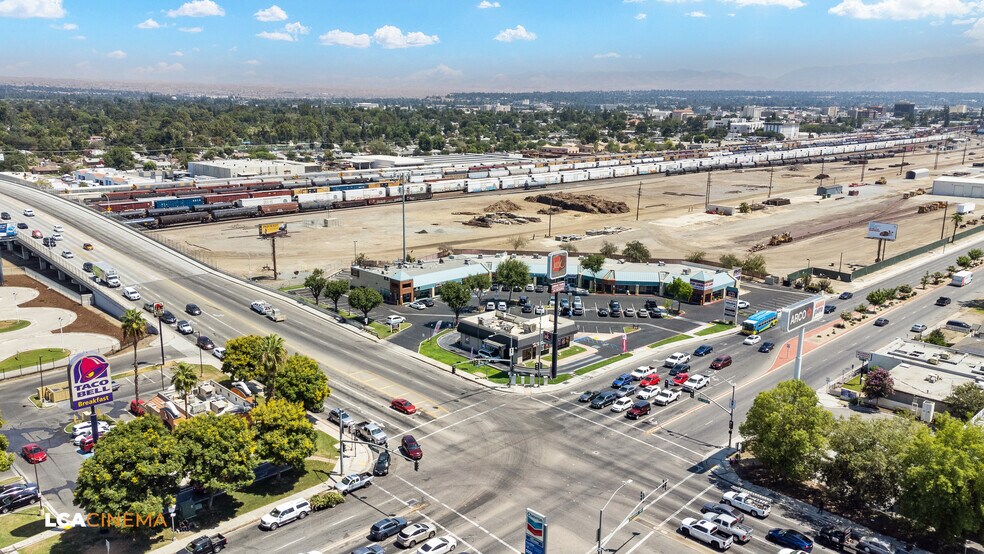 More Photos Of 1220 Oak St, Bakersfield Freestanding For Sale