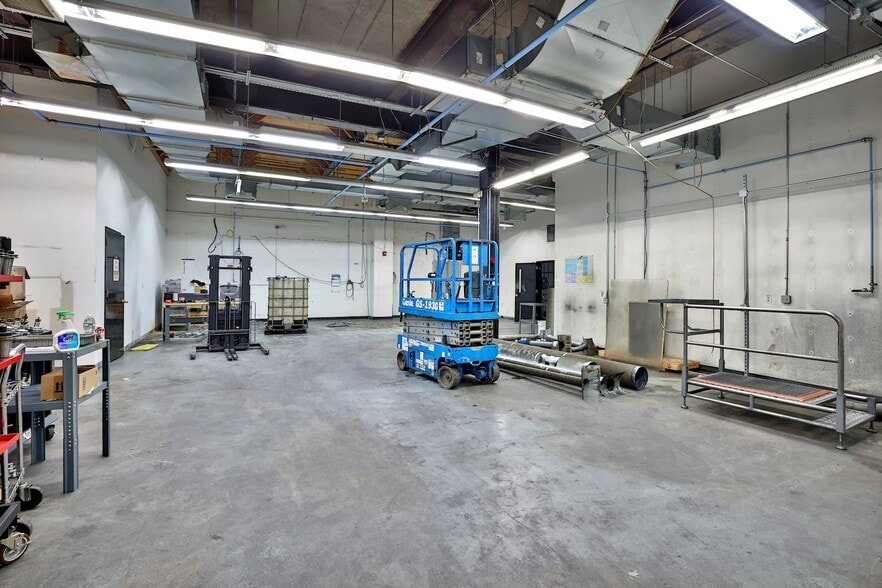 More Photos Of 16 Harrison Ave, Yonkers Warehouse For Lease