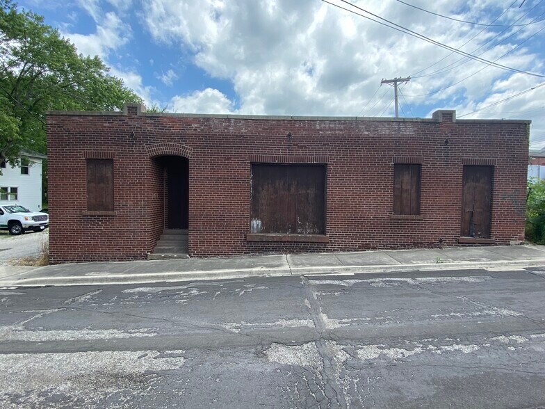 More Photos Of 108- 112 E College St, Edwardsville Land For Sale