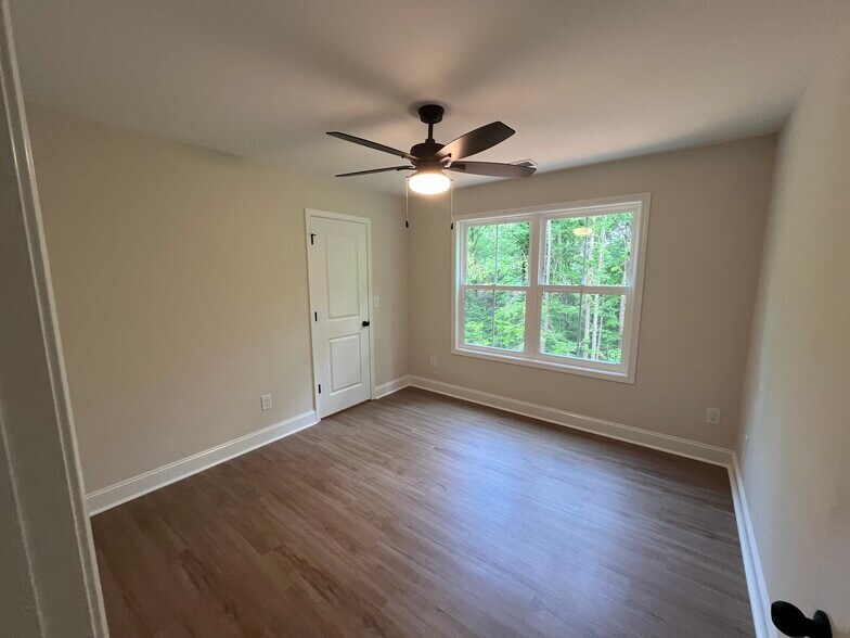 More Photos Of 116 Fern Cir, Clemson Specialty For Sale