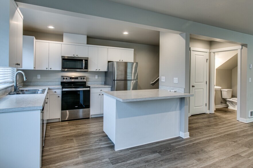 More Photos Of 1205 Boon St, Sumas Apartments For Sale