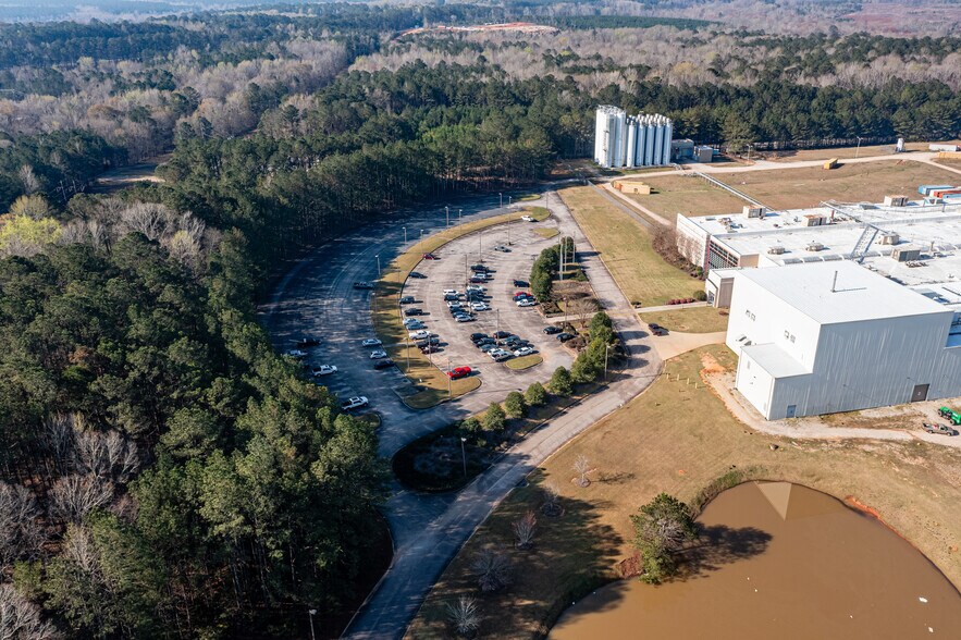More Photos Of 411 Pegasus Pky, Lagrange Manufacturing For Lease