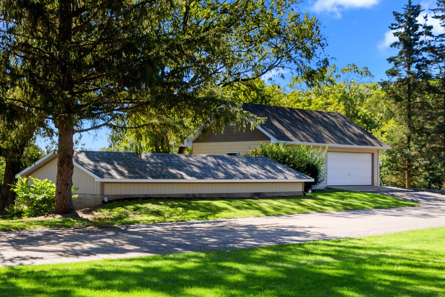 More Photos Of 8508 Il Route 120, Woodstock Specialty For Sale