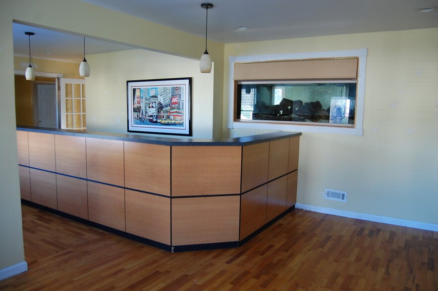 More Photos Of 145 N Main St, Alpharetta Office Residential For Sale