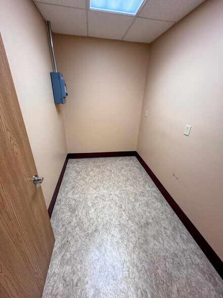 More Photos Of 803 18th Ave NW, Austin Restaurant For Sale