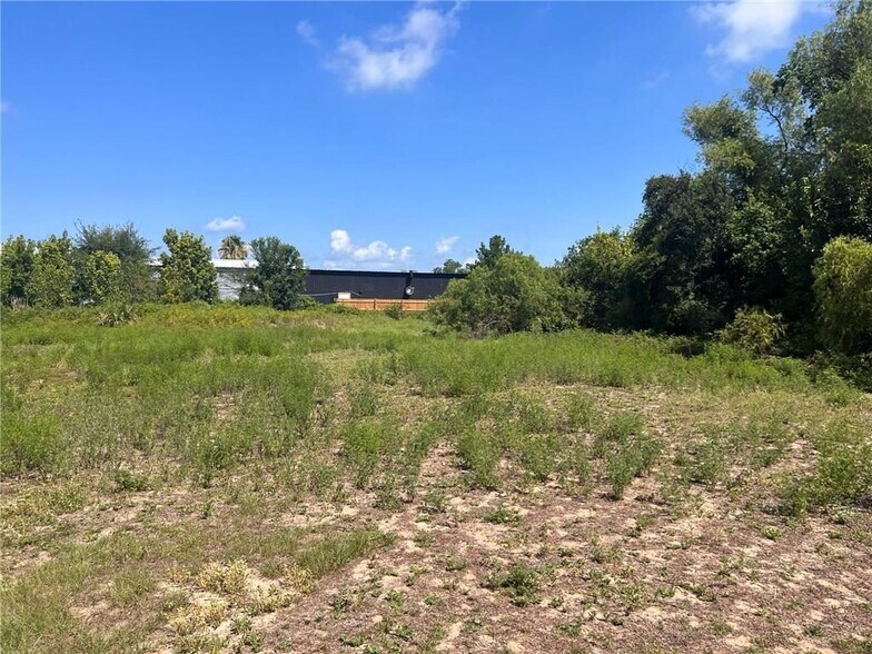 More Photos Of 11331 Lake Forest Blvd, New Orleans Storefront Retail Office For Sale