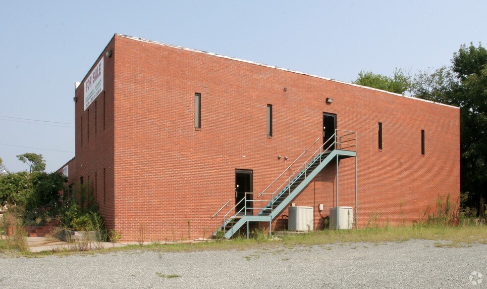 2058 Chapel Hill Rd, Burlington, NC 27215 Freestanding For Sale