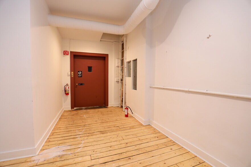 More Photos Of 328 Wall St, Kingston Storefront Retail Office For Lease