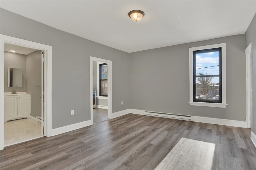 More Photos Of 33 S 18th St, Harrisburg Apartments For Sale