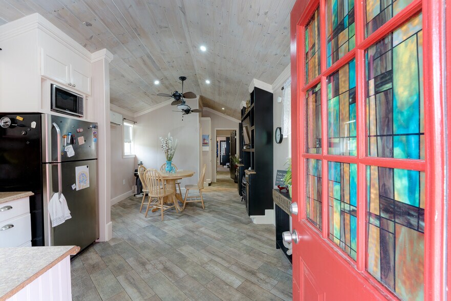 More Photos Of 4388 County Road 197, Alvin Specialty For Sale