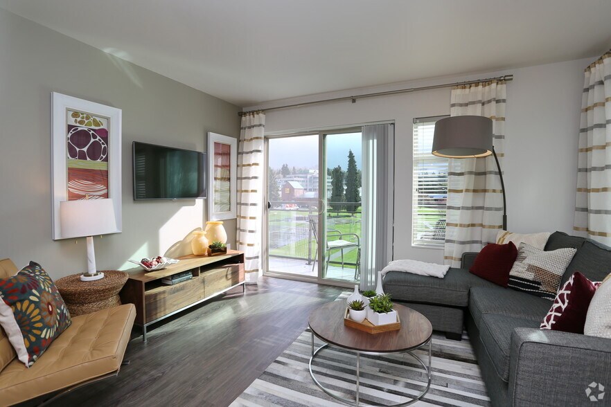 More Photos Of 324 Central Way, Kirkland Apartments For Lease