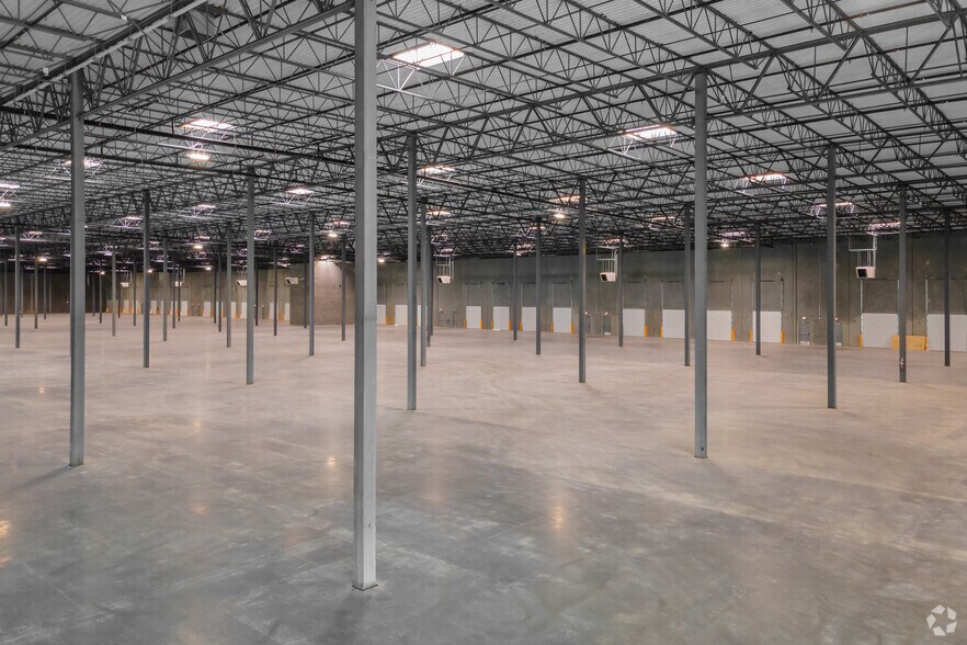 More Photos Of 7413 Cushing Rd, Manassas Warehouse For Lease