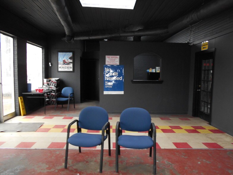 More Photos Of 315 N Locust St, Denton Restaurant For Sale