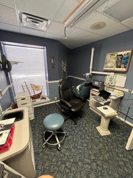 More Photos Of 817 S Elm Pl, Broken Arrow Medical For Lease