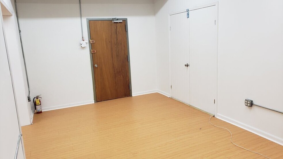 More Photos Of 12 W 32nd St, New York Loft Creative Space For Lease